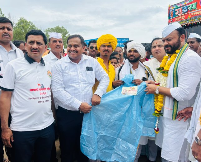 उपमुख्यमंत्री एकनाथ शिंदे यांनी घेतले श्री विठ्ठल-रुक्मिणी मातेचे मुखदर्शन