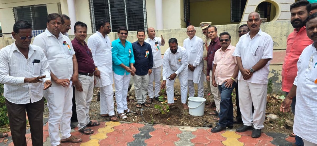 शिवपार्वती नगर, टाकळी रोड परिसरातील खुल्या जागेत वृक्षारोपणाचा उपक्रम 